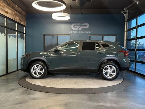 Used 2025 Chevrolet Trax LS w/ LS Convenience Package FWD image 6