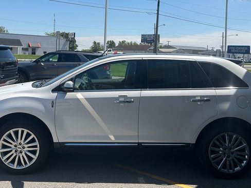 Used 2012 Lincoln MKX AWD image 4