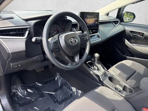 Certified 2025 Toyota Corolla LE FWD image 9