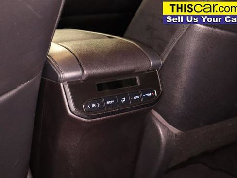 Used 2021 Toyota Highlander XLE FWD image 28