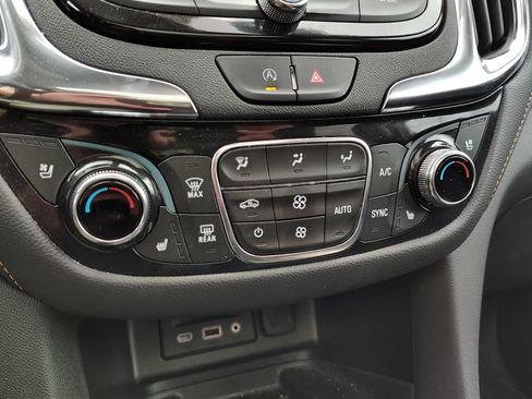 Certified 2024 Chevrolet Equinox Premier AWD/4WD image 17