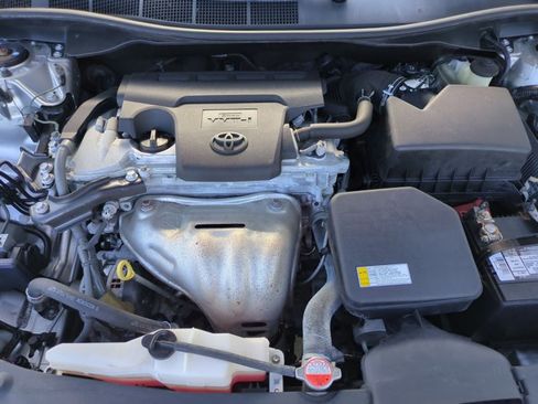 Used 2016 Toyota Camry SE image 18