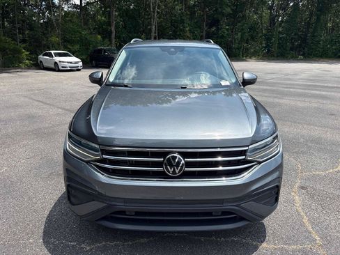 Used 2023 Volkswagen Tiguan SE FWD image 3