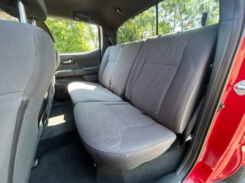 Used 2019 Toyota Tacoma TRD Sport AWD/4WD image 43