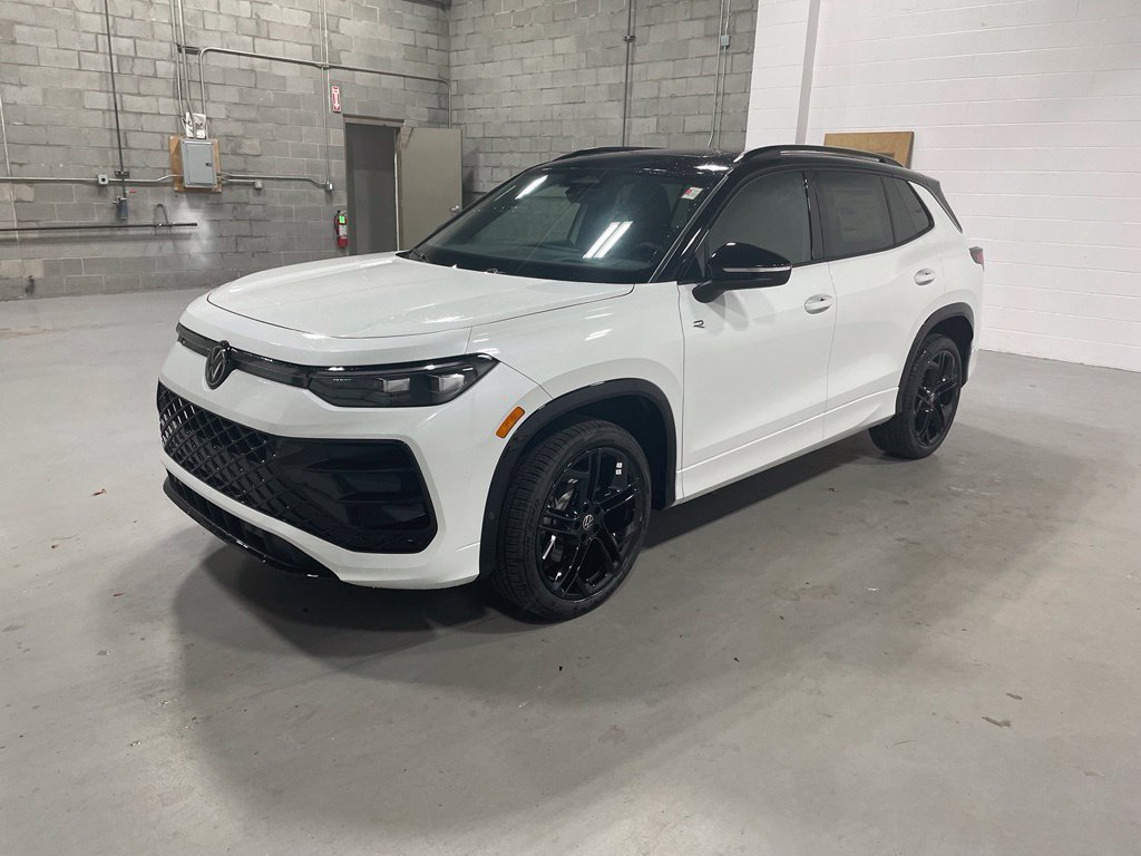 New 2026 Volkswagen Tiguan SE R-Line AWD/4WD image 1