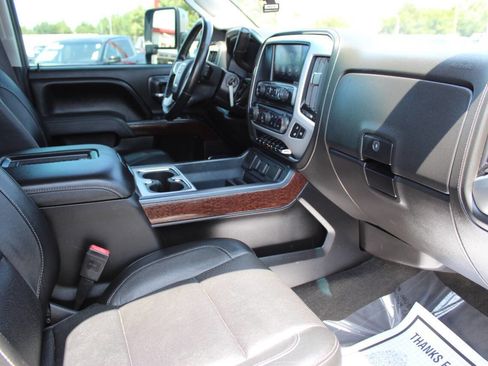 Used 2016 GMC Sierra 2500 SLT w/ Driver Alert Package image 9