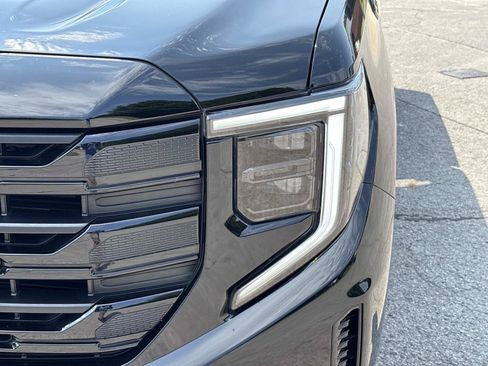 Used 2022 GMC Sierra 1500 Elevation AWD/4WD image 11