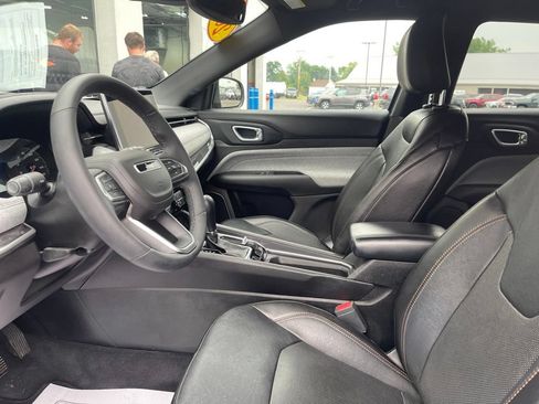 Used 2023 Jeep Compass Latitude AWD/4WD image 13