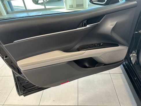 Used 2023 Toyota Camry LE image 11