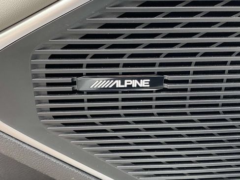 Used 2024 Jeep Wagoneer L Series II w/ Flexible Seating Group AWD/4WD image 19