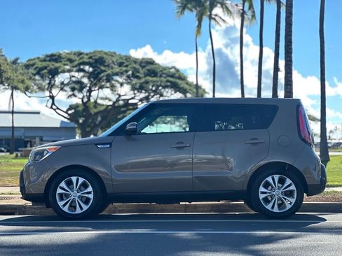 Used 2014 Kia Soul + image 2