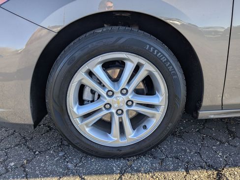 Used 2017 Chevrolet Cruze LT w/ Convenience Package image 34