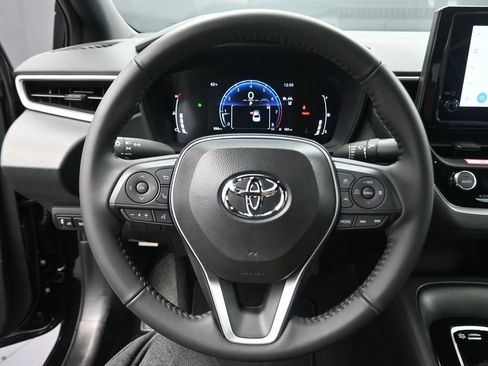 Used 2026 Toyota Corolla SE image 6