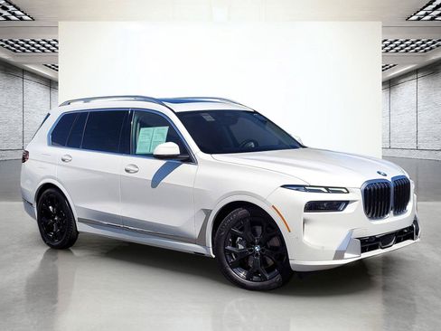 Used 2023 BMW X7 xDrive40i w/ Premium Package AWD/4WD image 4