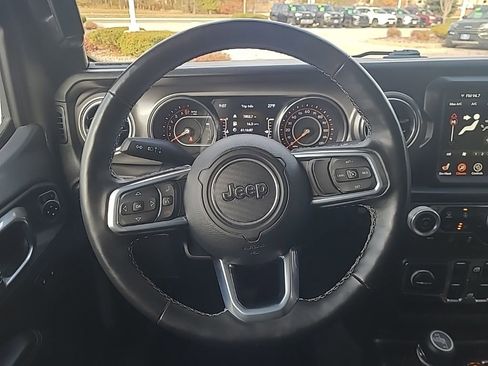 Used 2020 Jeep Gladiator Overland image 14