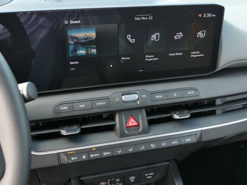 New 2025 Kia K4 LXS image 16