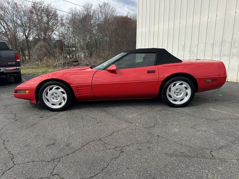 Used 1991 Chevrolet Corvette Convertible image 9