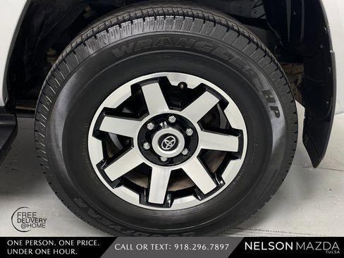 Used 2022 Toyota 4Runner TRD Off-Road image 12