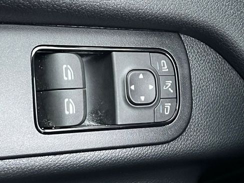 Used 2025 Mercedes-Benz Sprinter 2500 image 23