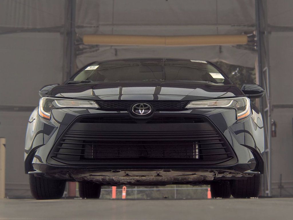 Used 2026 Toyota Corolla LE FWD image 3