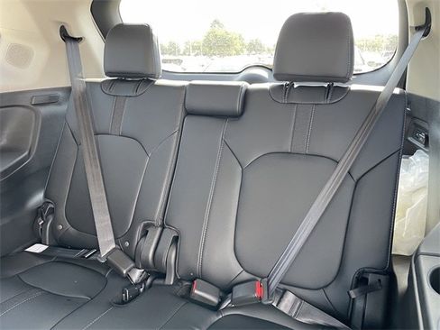 New 2025 Honda Pilot Touring image 28