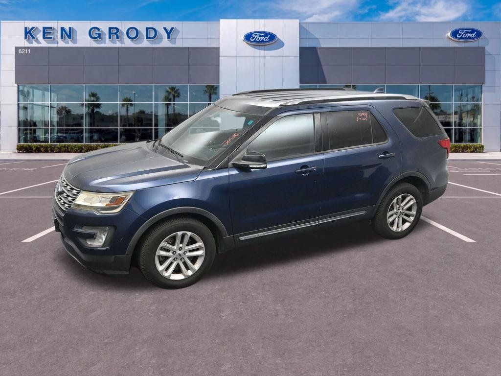 Used 2017 Ford Explorer XLT w/ Equipment Group 201A FWD image 17