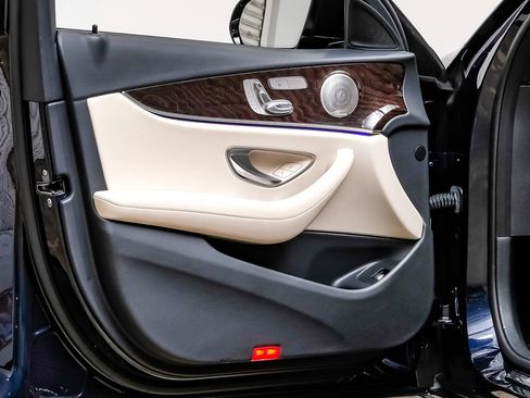 Used 2022 Mercedes-Benz E 350 Sedan w/ AMG Line Exterior image 35