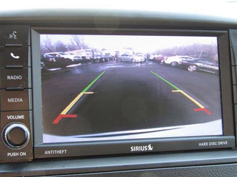 Used 2019 Dodge Grand Caravan SE w/ UConnect Hands-Free Group image 18