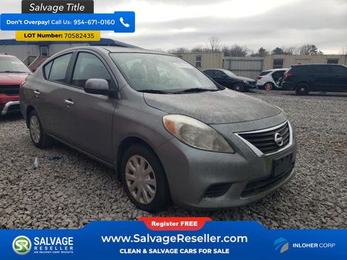 Used 2013 Nissan Versa SV FWD image 5