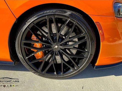 Used 2023 McLaren GT image 27