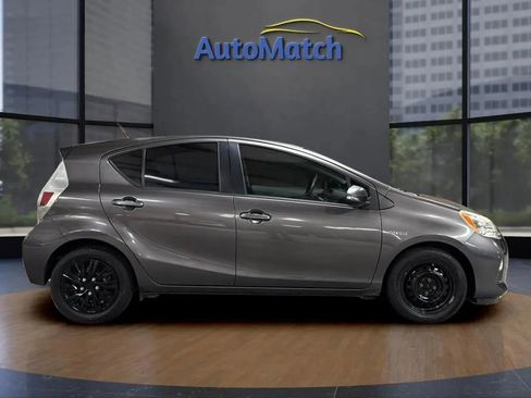 Used 2014 Toyota Prius C One image 11