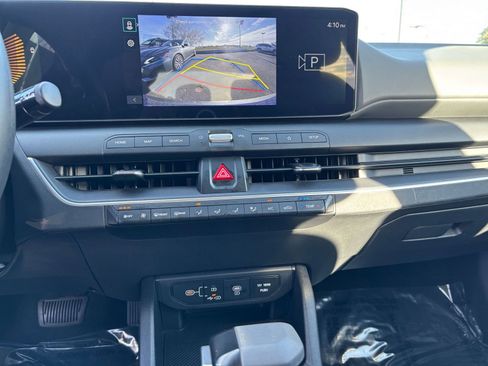 Used 2025 Kia K4 LXS image 17