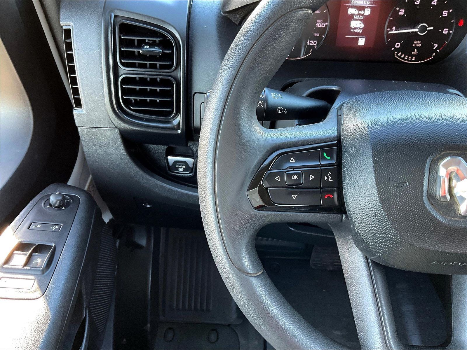 Used 2025 RAM ProMaster 2500 w/ Convenience Group FWD image 12