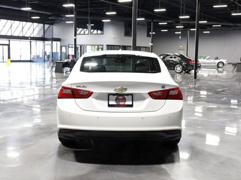 Used 2016 Chevrolet Malibu Hybrid w/ Driver Confidence Package image 6