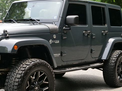 Used 2017 Jeep Wrangler Unlimited Sahara w/ Quick Order Package 23E Chief AWD/4WD image 46