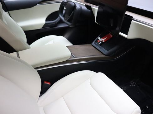 Used 2023 Tesla Model X image 27