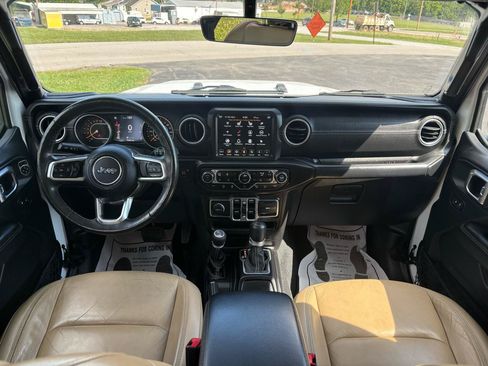Used 2018 Jeep Wrangler Unlimited Sahara AWD/4WD image 29