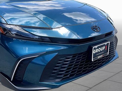 Used 2025 Toyota Camry SE w/ Convenience Package FWD image 28
