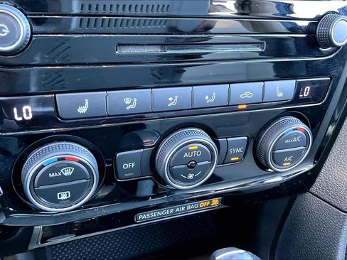 Used 2020 Volkswagen Passat 2.0T R-Line image 31