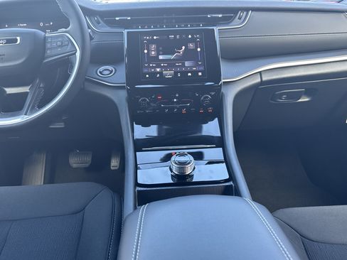 New 2025 Jeep Grand Cherokee Laredo X w/ Luxury Tech Group I image 6