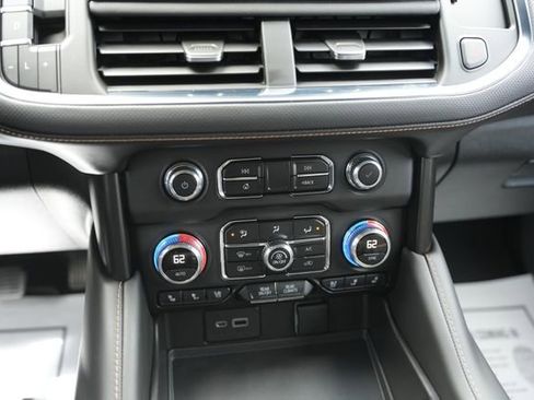 Used 2022 GMC Yukon AT4 w/ Technology Package AWD/4WD image 25