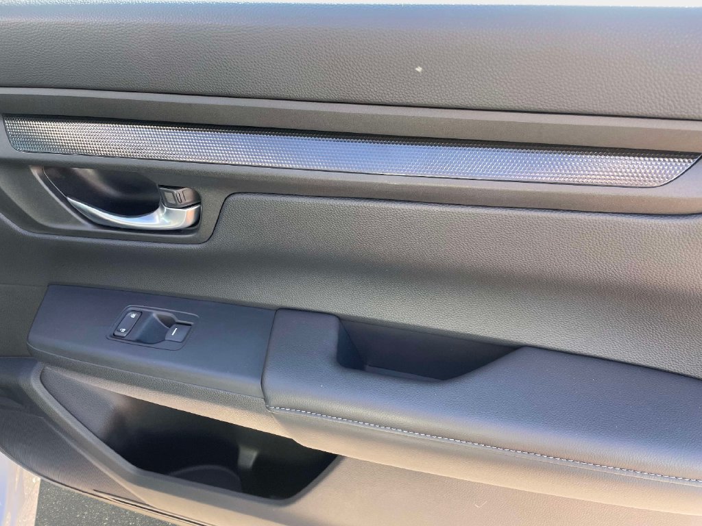 Used 2025 Honda CR-V EX image 9