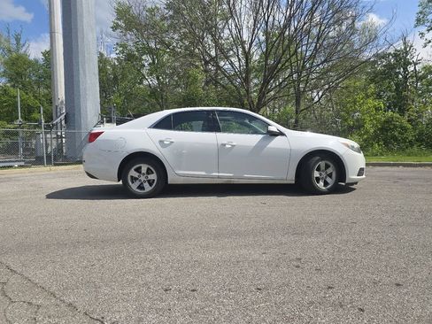 Used 2015 Chevrolet Malibu LT FWD image 15