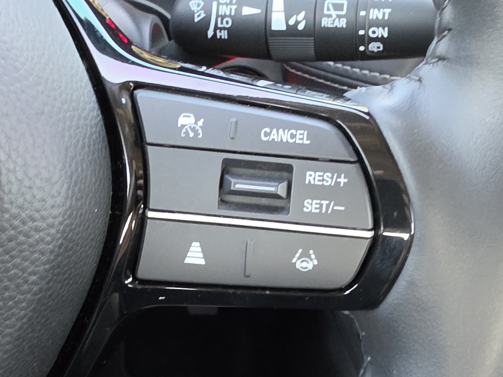 Used 2024 Honda HR-V EX-L image 18