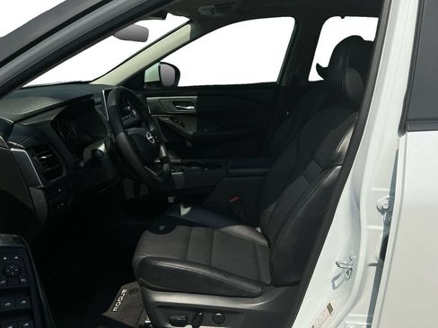 Used 2026 Nissan Rogue SV w/ SV Premium Package FWD image 14