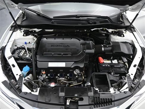 Used 2017 Honda Accord Touring image 43