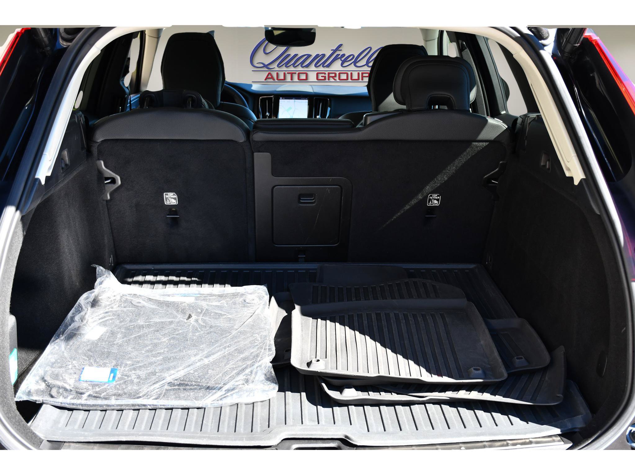 Certified 2024 Volvo XC60 B5 Plus w/ Protection Package Premier AWD/4WD image 25