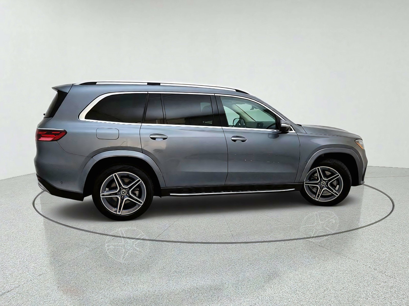 Used 2025 Mercedes-Benz GLS 450 4MATIC w/ AMG Line Exterior image 7