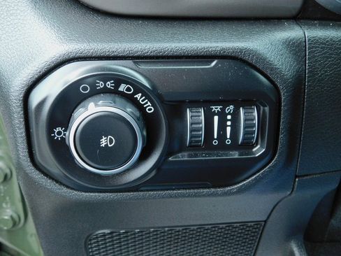 Used 2021 Jeep Wrangler Unlimited Sport image 32