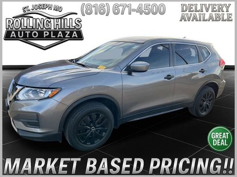 Used 2018 Nissan Rogue S image 1